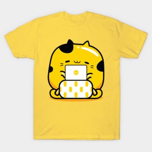 yellow cat graphic designer profession T-Shirt